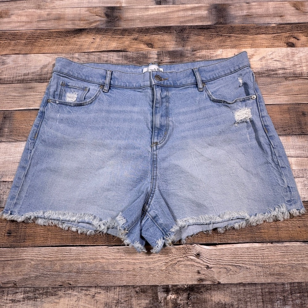 LOFT Made and Loved Light Wash Distressed Raw Hem Denim Shorts‎ Womens 14 32
